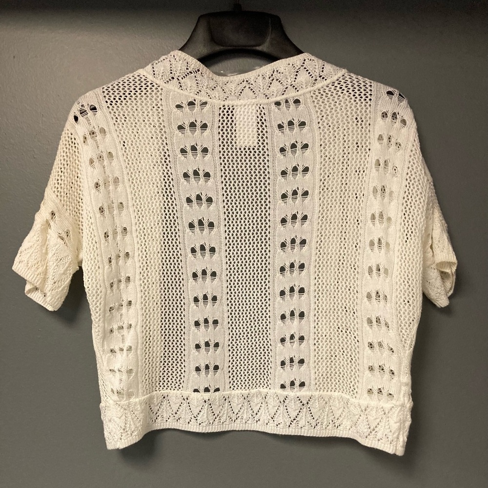 💛TODAY***$10***Yarn Art white, cropped, short sleeve, open-knit sweater. - Picture 4 of 4